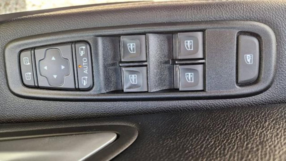 Dacia Duster 1.0 TCe GPL 4x2 Journey (9)