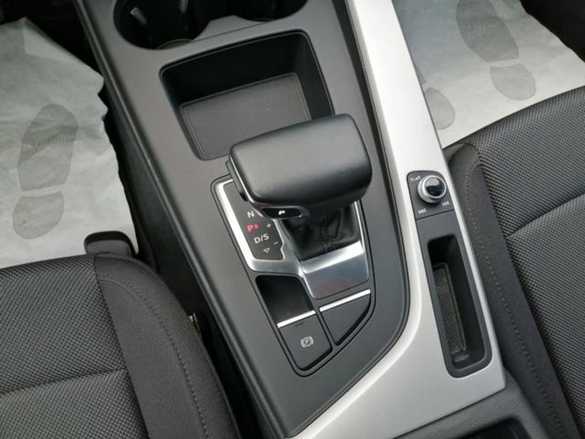 Audi A4 Avant 40 TDI S tronic Business Advanced (17)