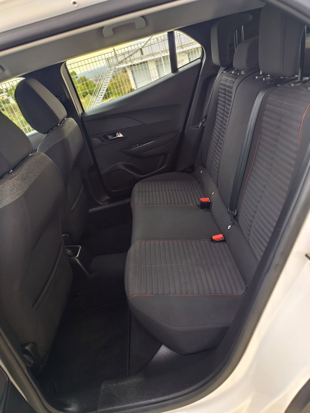 Peugeot 2008 BlueHDi 110 S&S Active Pack (17)