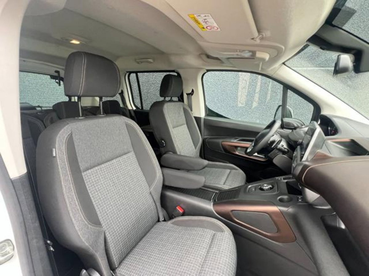 Peugeot Rifter BlueHDi 130 S&S EAT8 GT Line Standard (15)