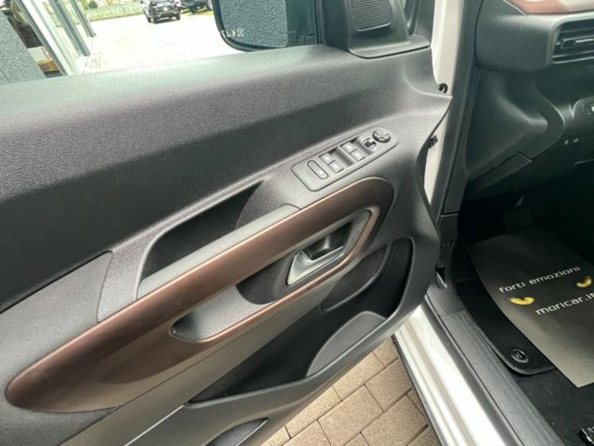 Peugeot Rifter BlueHDi 130 S&S EAT8 GT Line Standard (19)