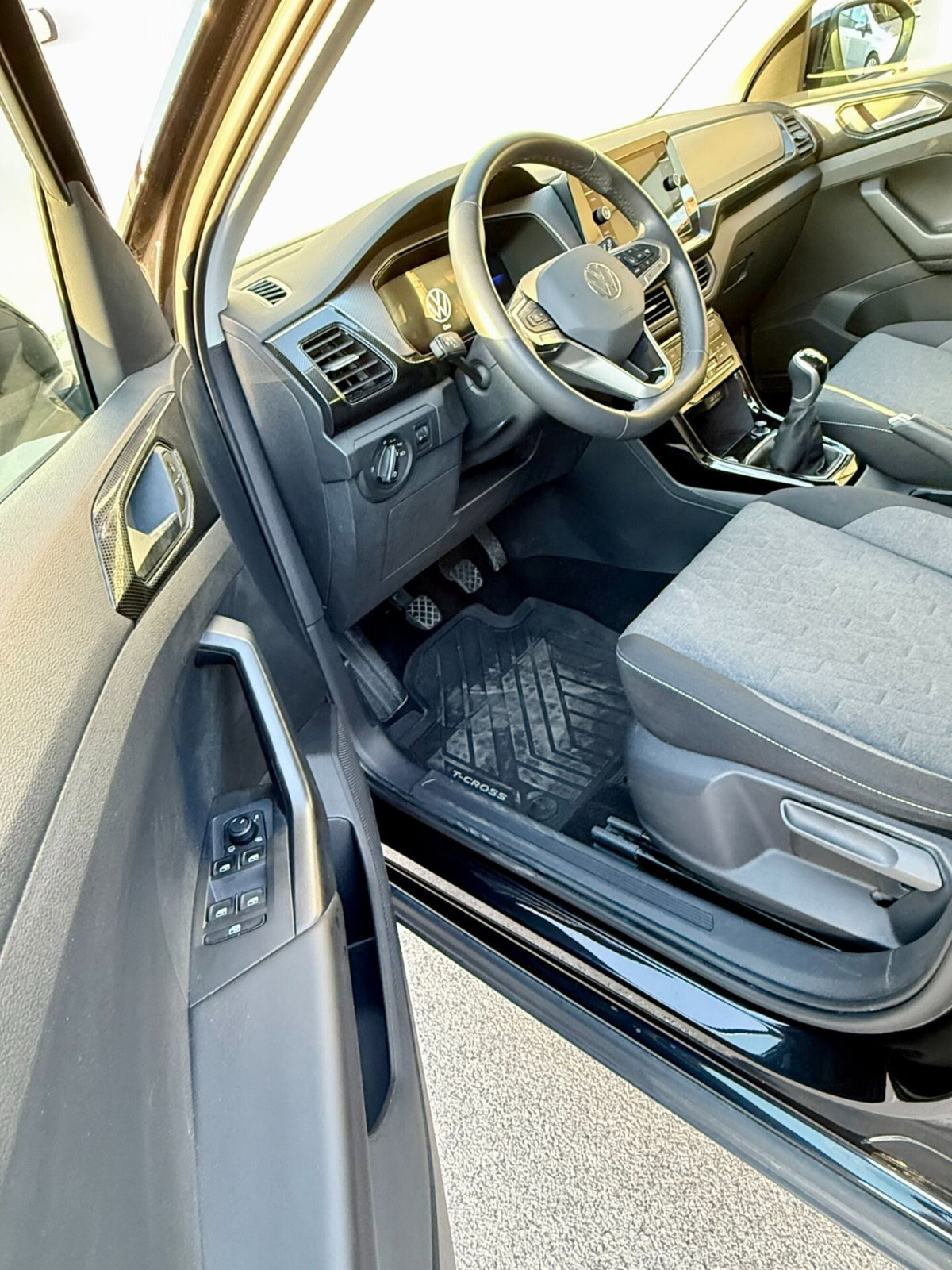 Volkswagen T-Cross 1.0 tsi Edition 95cv (14)