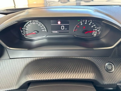 Peugeot 2008 PureTech 100 S&S Allure Navi Pack (13)