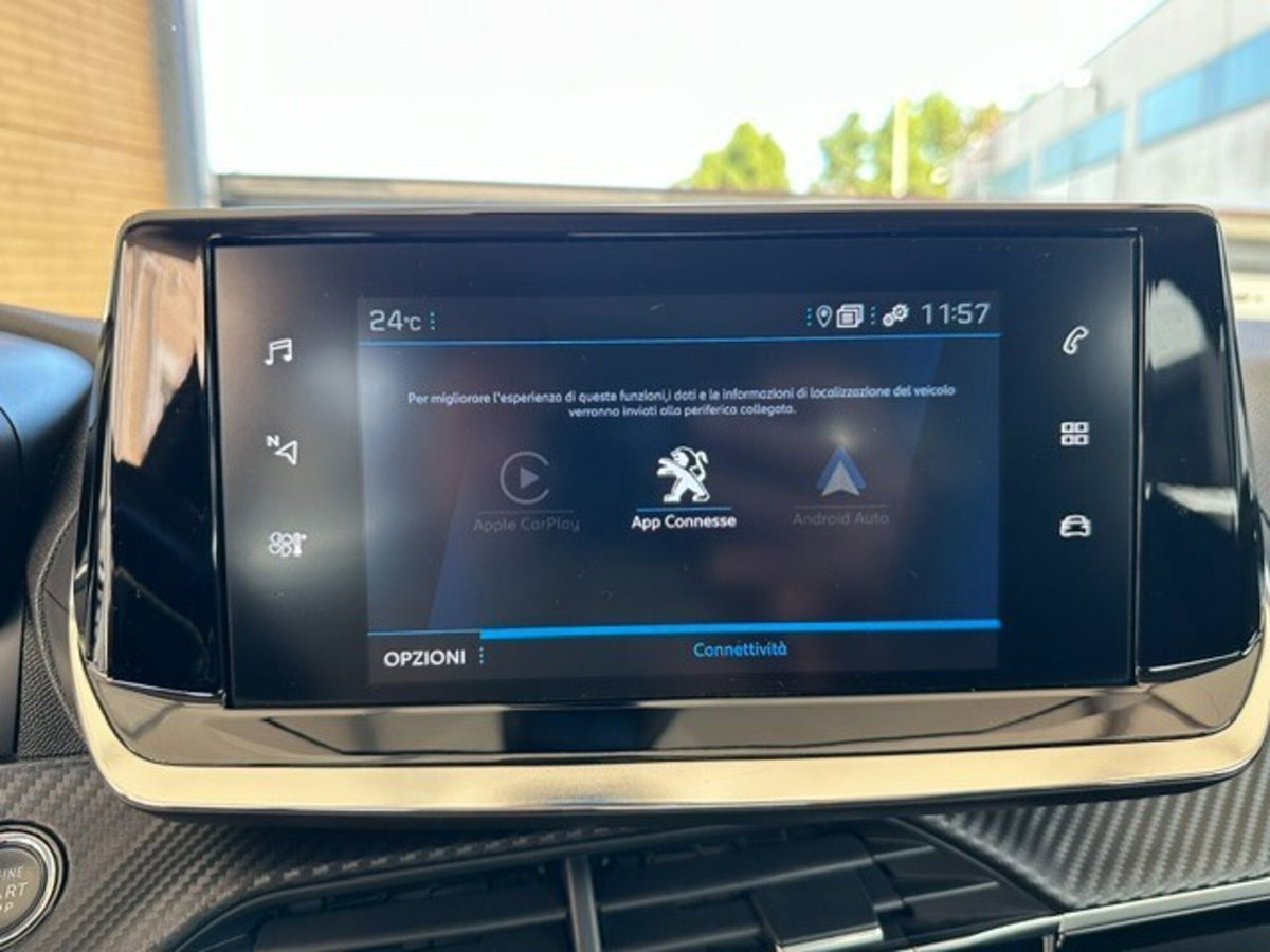Peugeot 2008 PureTech 100 S&S Allure Navi Pack (14)