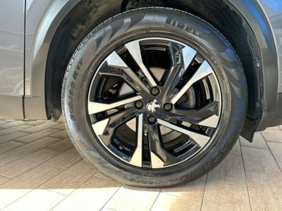 Peugeot 2008 PureTech 100 S&S Allure Navi Pack (5)