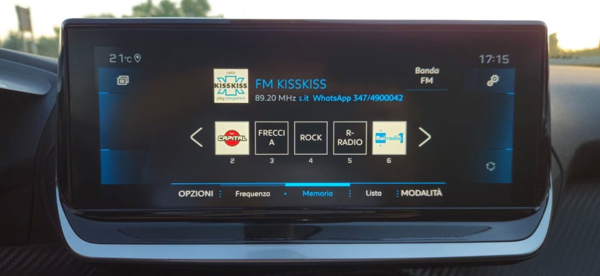 Peugeot 2008 BlueHDi 130 S&S EAT8 Allure Pack (10)