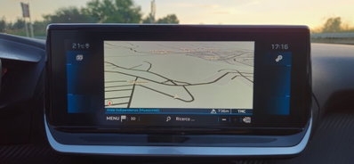 Peugeot 2008 BlueHDi 130 S&S EAT8 Allure Pack (11)