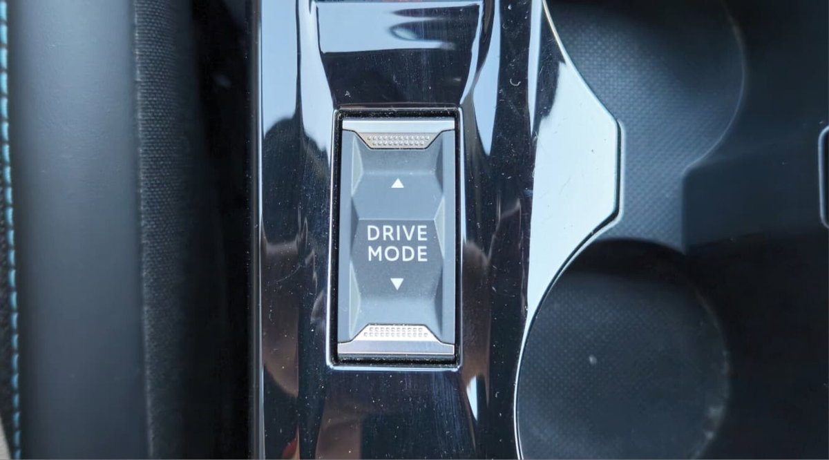 Peugeot 2008 BlueHDi 130 S&S EAT8 Allure Pack (15)
