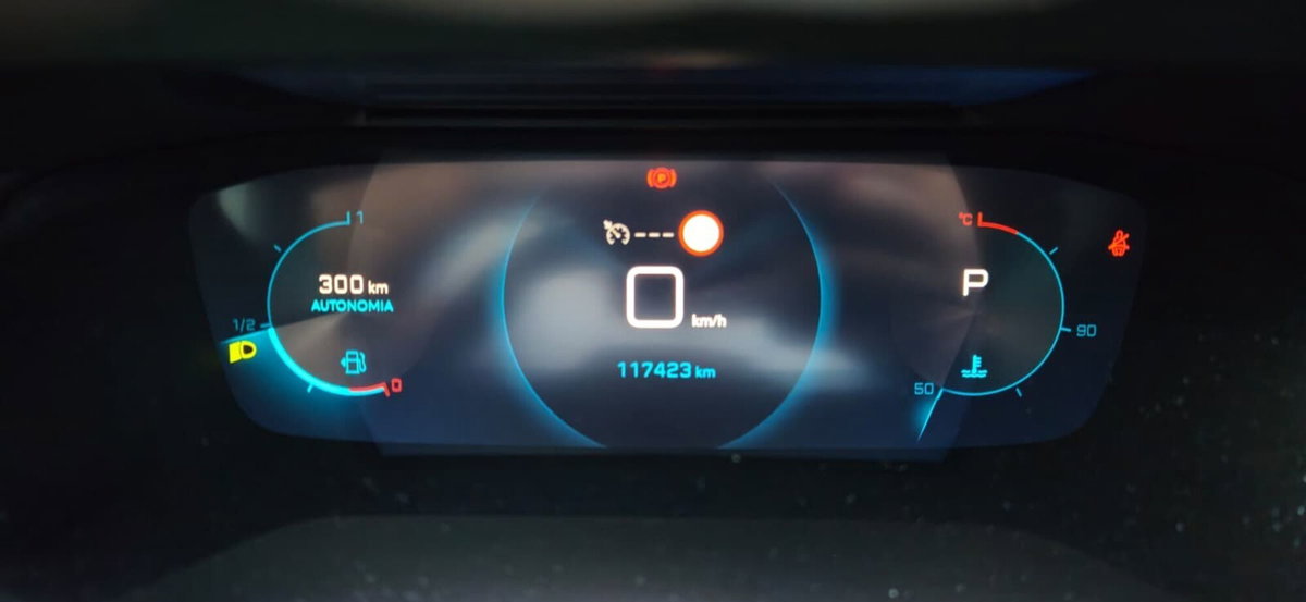 Peugeot 2008 BlueHDi 130 S&S EAT8 Allure Pack (19)