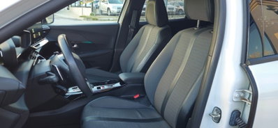 Peugeot 2008 BlueHDi 130 S&S EAT8 Allure Pack (6)