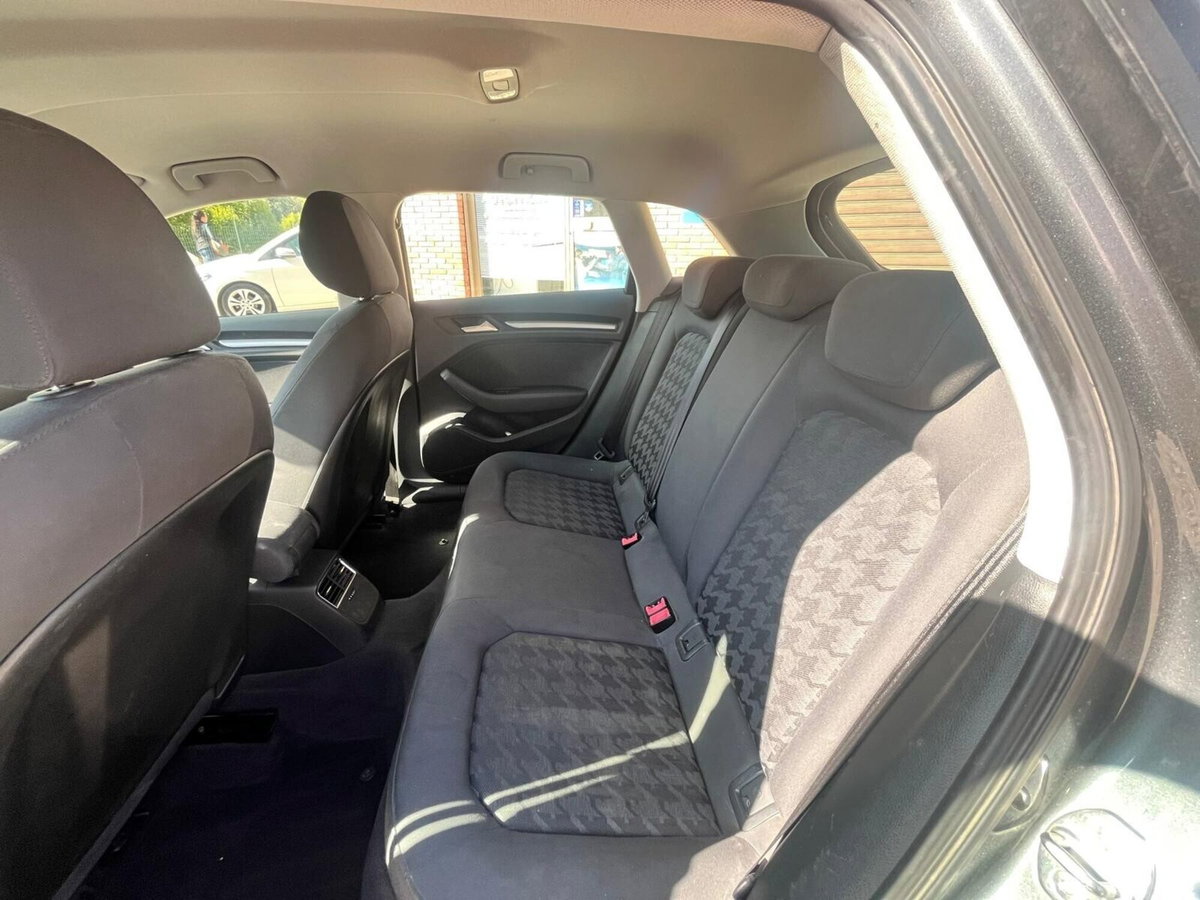 Audi A3 Sportback 1.6 TDI clean diesel quattro Attraction (13)