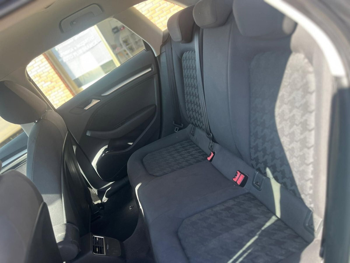 Audi A3 Sportback 1.6 TDI clean diesel quattro Attraction (2)