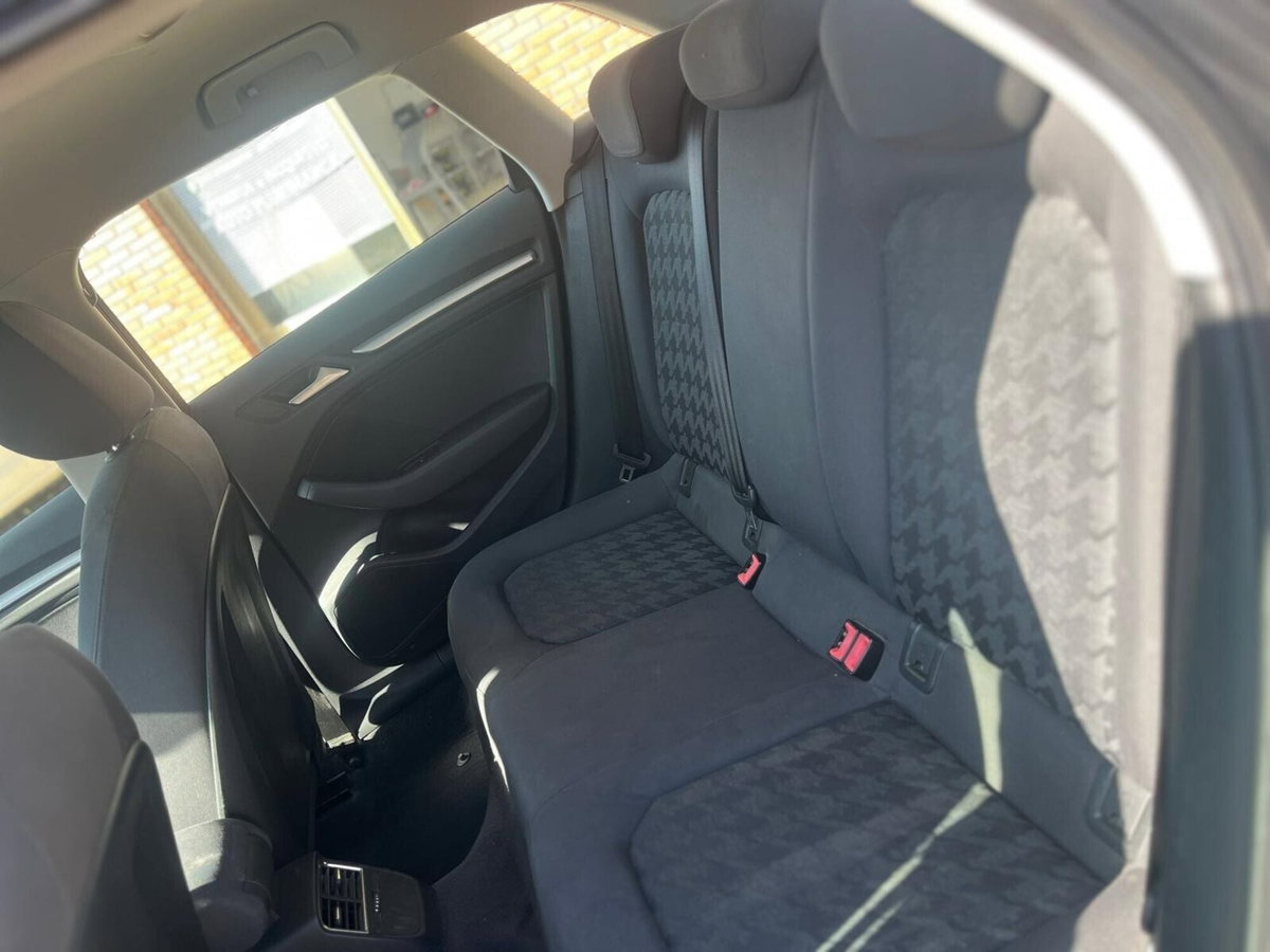 Audi A3 Sportback 1.6 TDI clean diesel quattro Attraction (3)