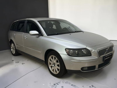 Volvo V50 2.0 D cat Summum (2)
