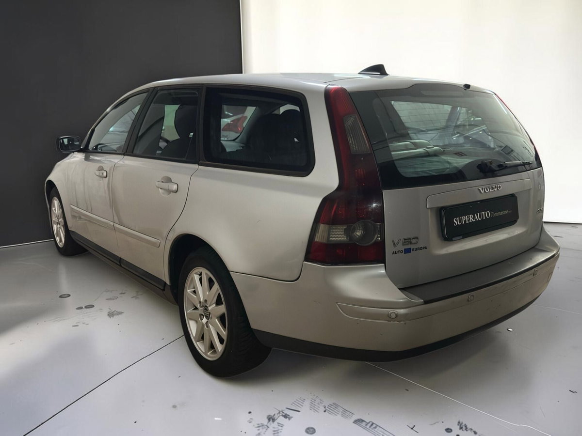 Volvo V50 2.0 D cat Summum (3)