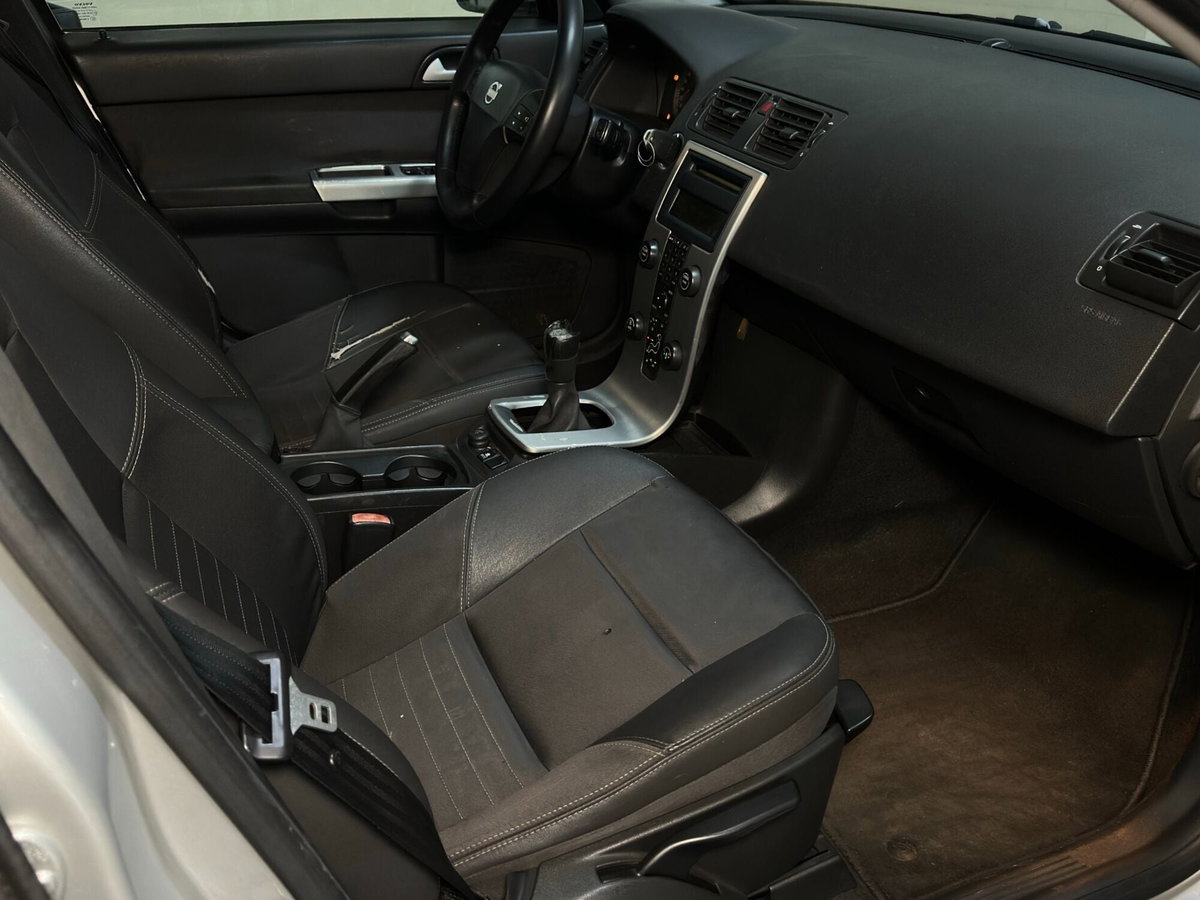 Volvo V50 2.0 D cat Summum (7)