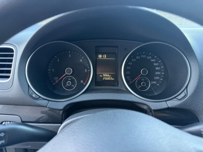 Volkswagen Golf 1.6 TDI DPF 5p. Highline (11)