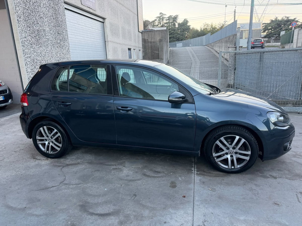 Volkswagen Golf 1.6 TDI DPF 5p. Highline (3)