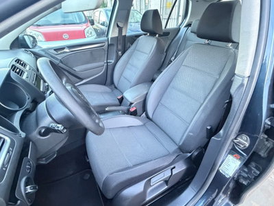 Volkswagen Golf 1.6 TDI DPF 5p. Highline (9)