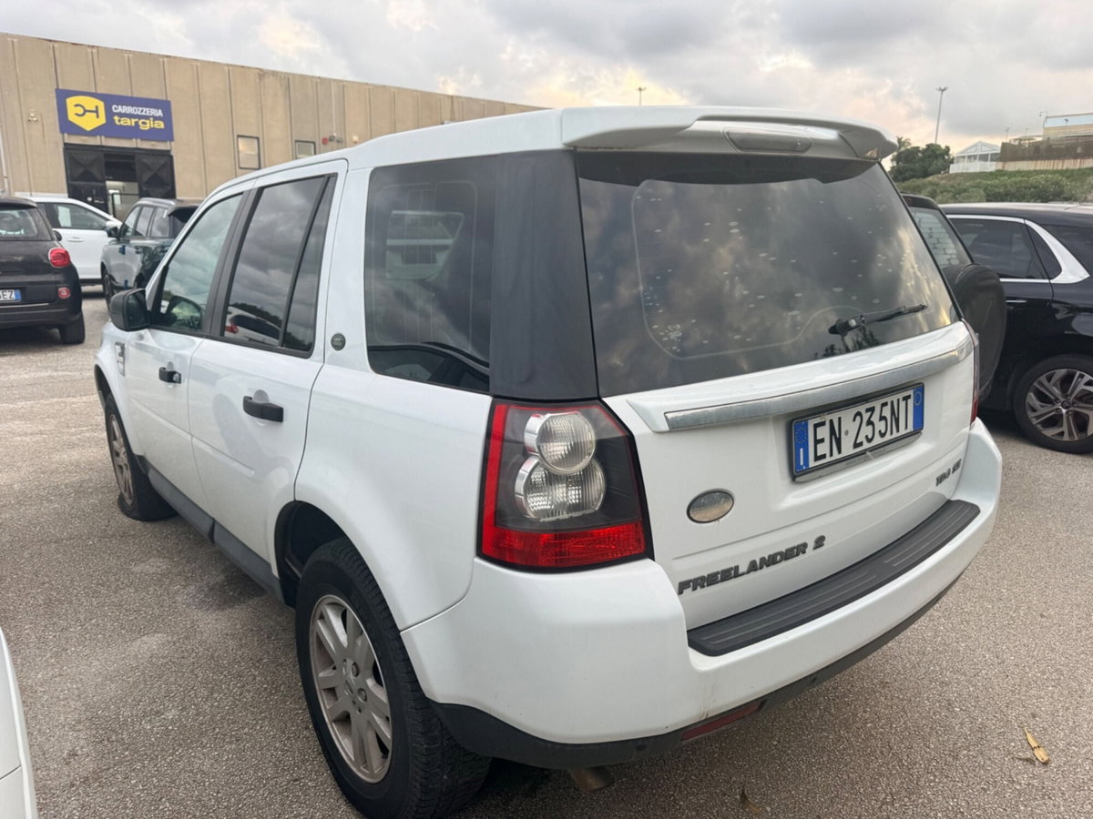 Land Rover Freelander 2.2 TD4 S.W. SE (2)