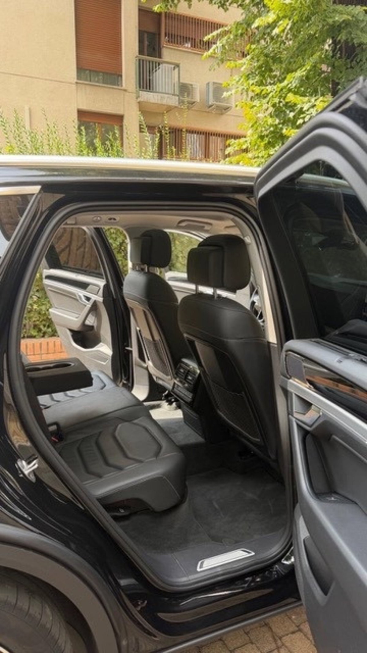 Volkswagen Touareg W12 Sport (11)