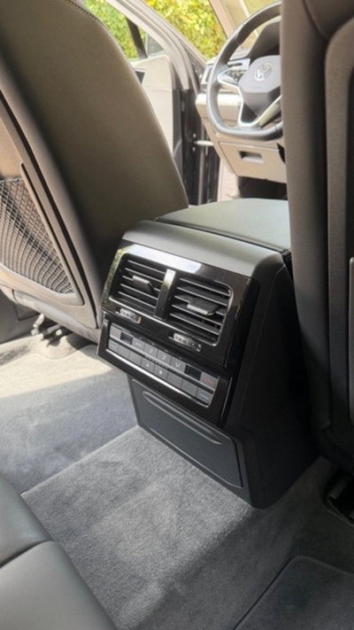 Volkswagen Touareg W12 Sport (9)