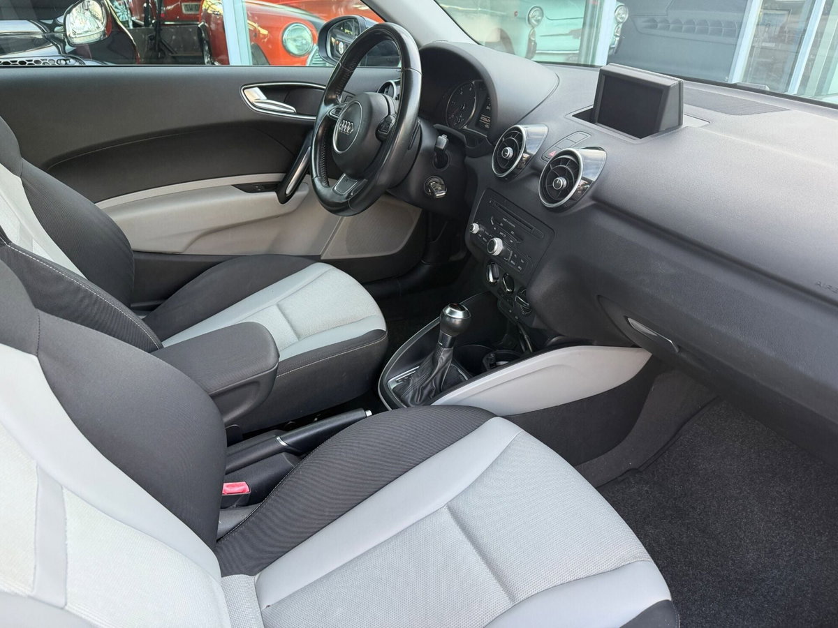 Audi A1 1.6 TDI S tronic Ambition (8)