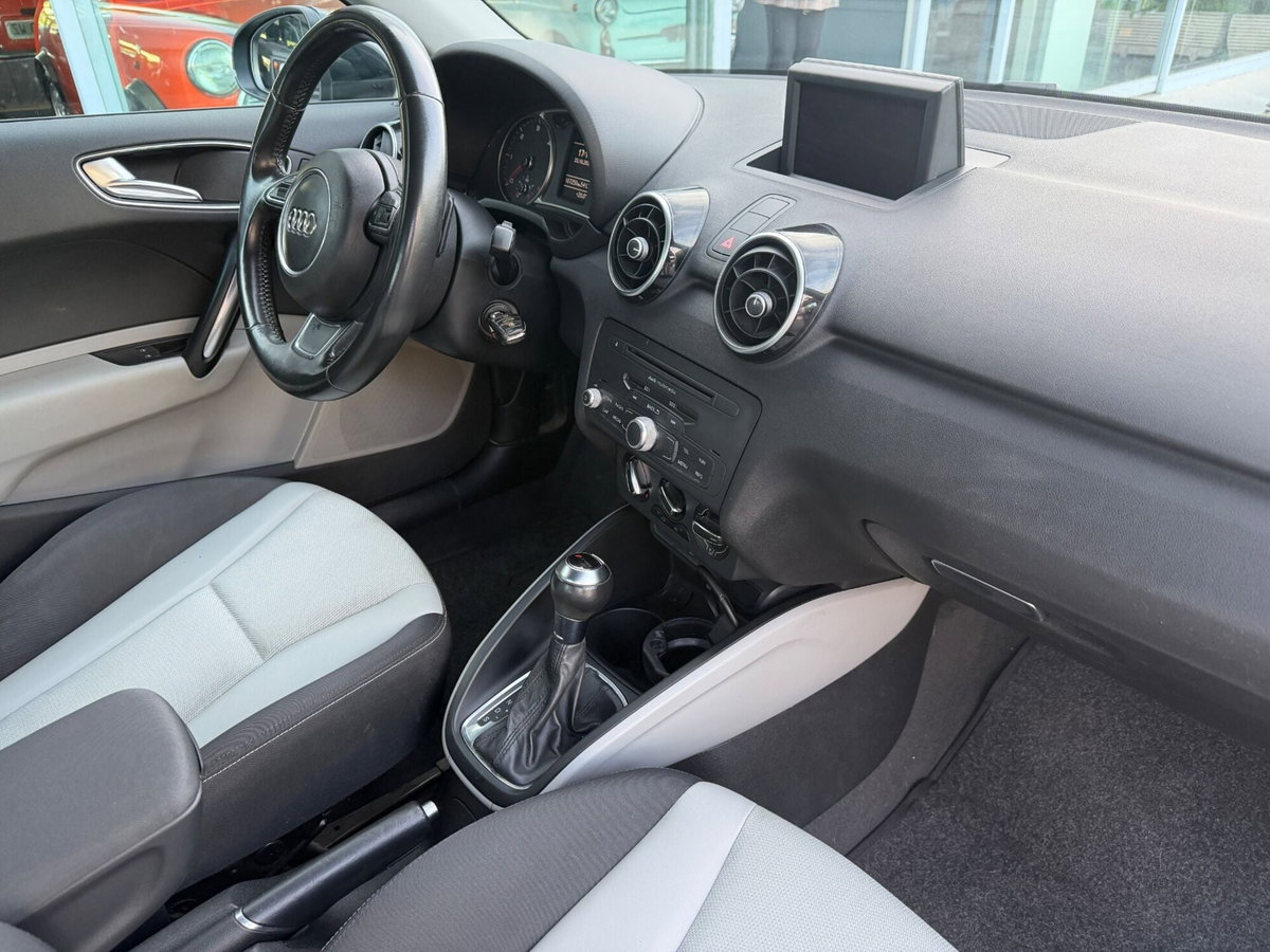 Audi A1 1.6 TDI S tronic Ambition (9)