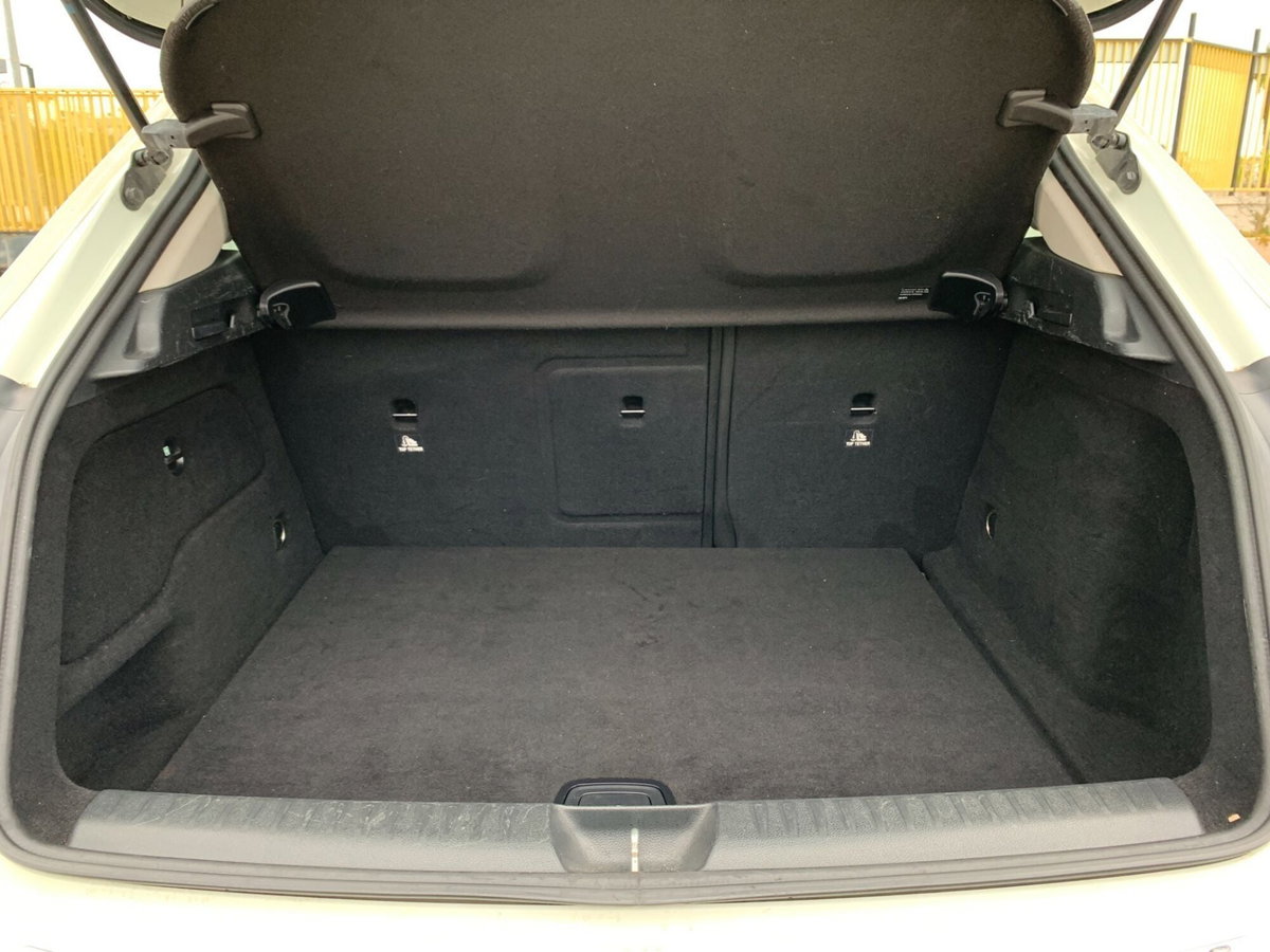 Mercedes-Benz GLA SUV 200 CDI Automatic 4Matic Executive (11)