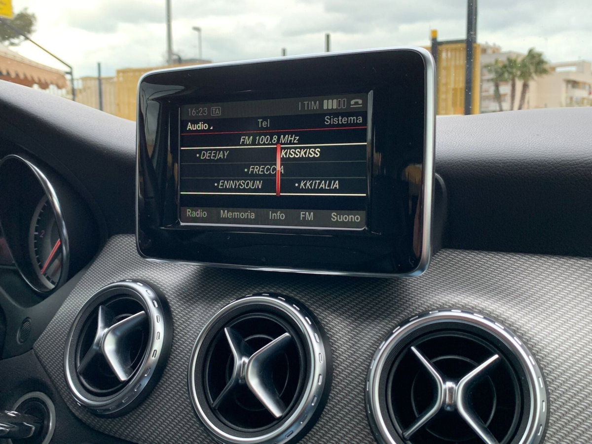 Mercedes-Benz GLA SUV 200 CDI Automatic 4Matic Executive (19)