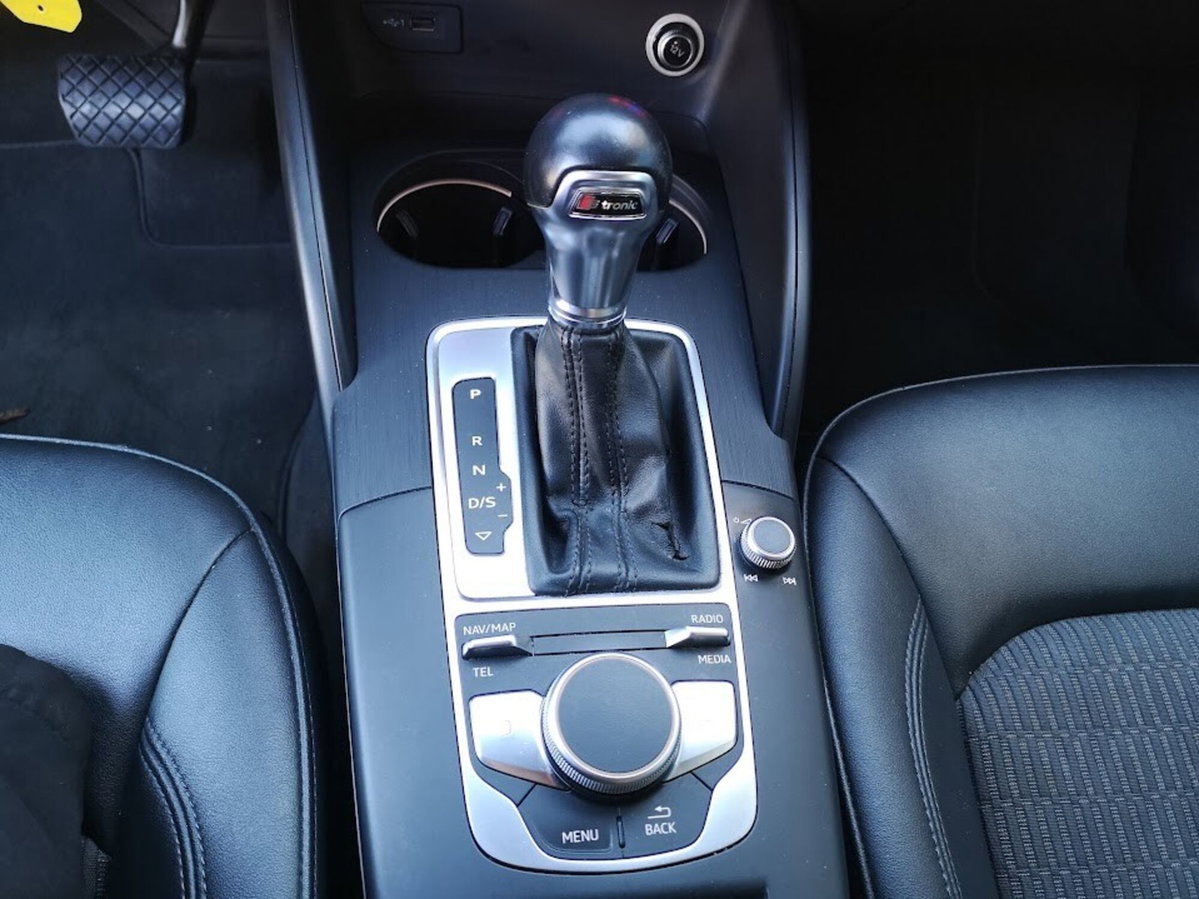 Audi A3 Sportback 1.6 TDI 116 CV S tronic Design (18)