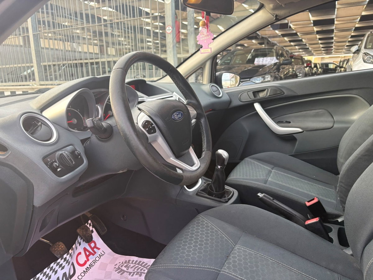 Ford Fiesta 1.2 82CV 3 porte Titanium (10)
