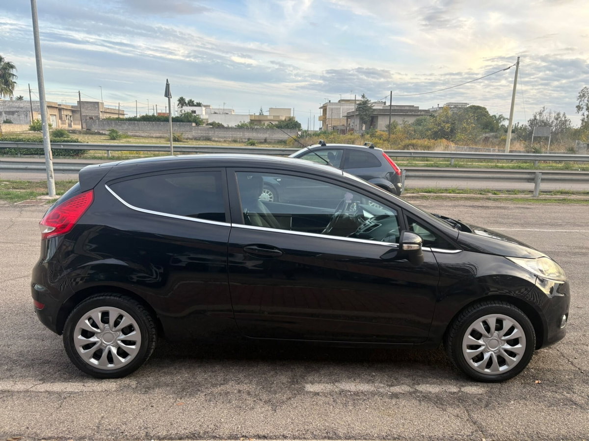 Ford Fiesta 1.2 82CV 3 porte Titanium (4)