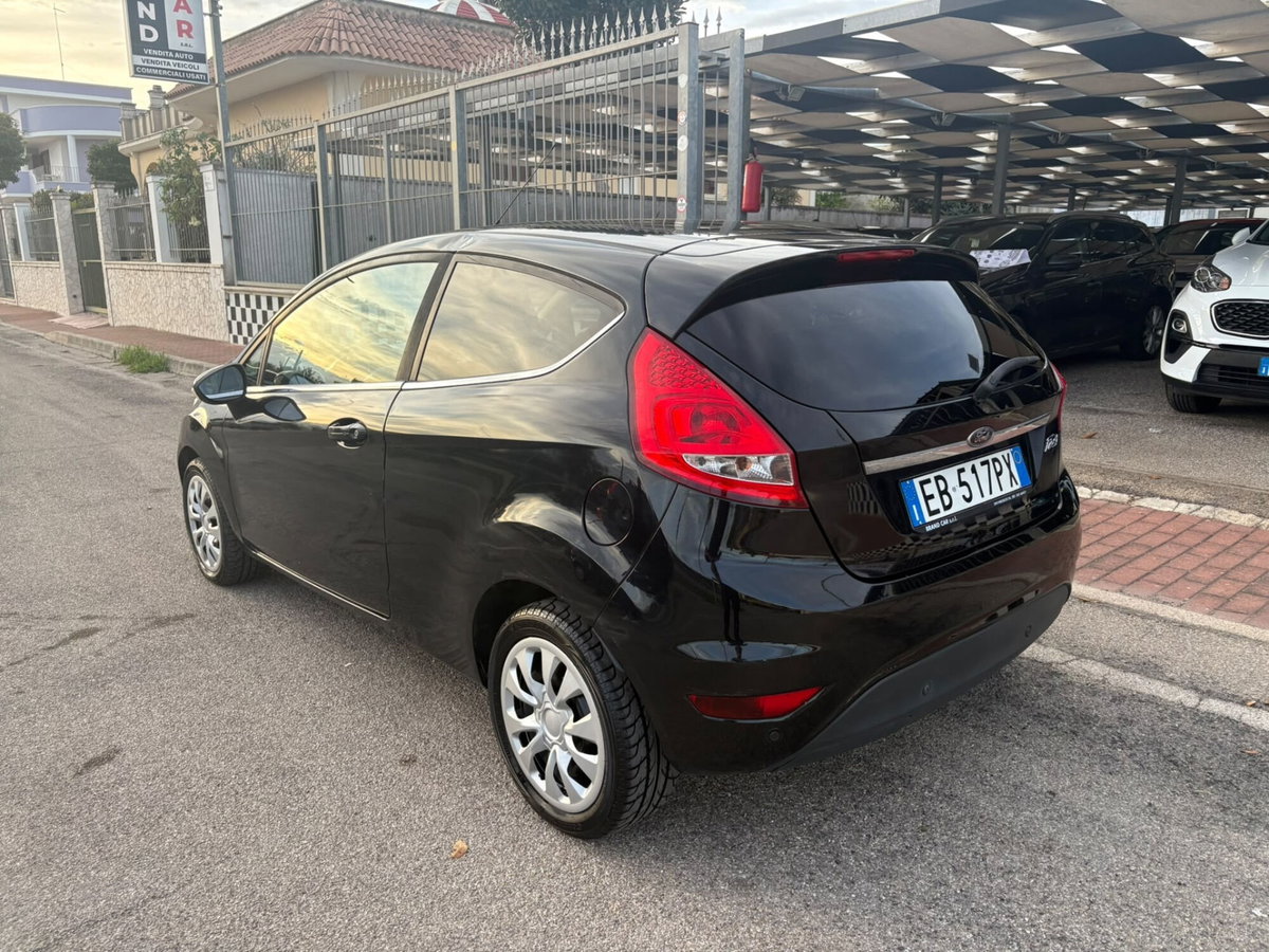 Ford Fiesta 1.2 82CV 3 porte Titanium (7)
