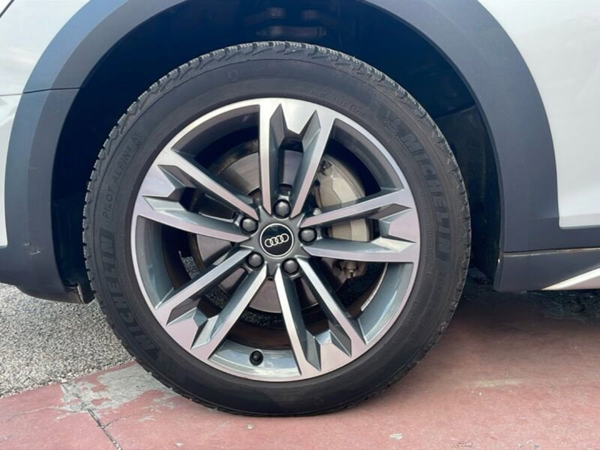 Audi A4 Allroad Allroad 40 2.0 tdi mhev Identity Contrast quattro 204cv s-tronic (10)