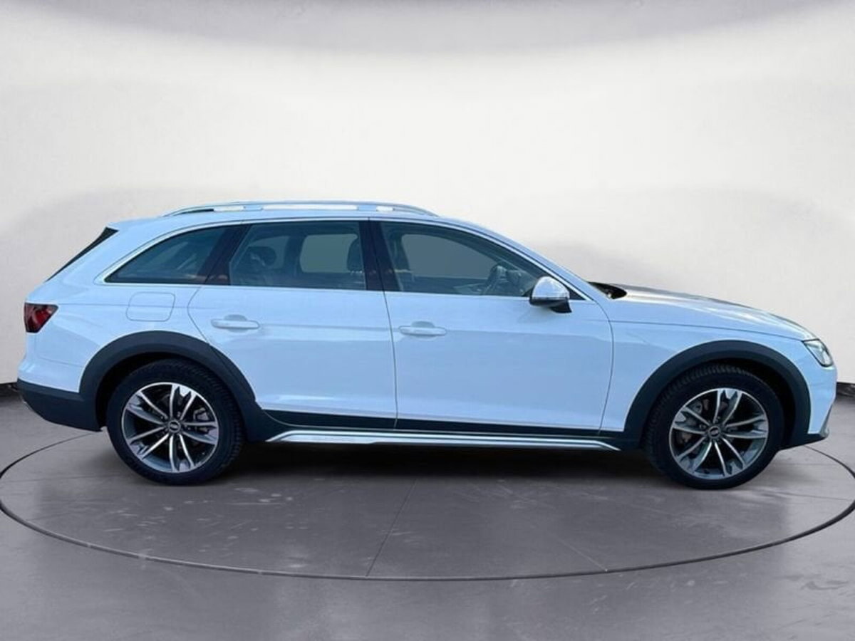 Audi A4 Allroad Allroad 40 2.0 tdi mhev Identity Contrast quattro 204cv s-tronic (8)
