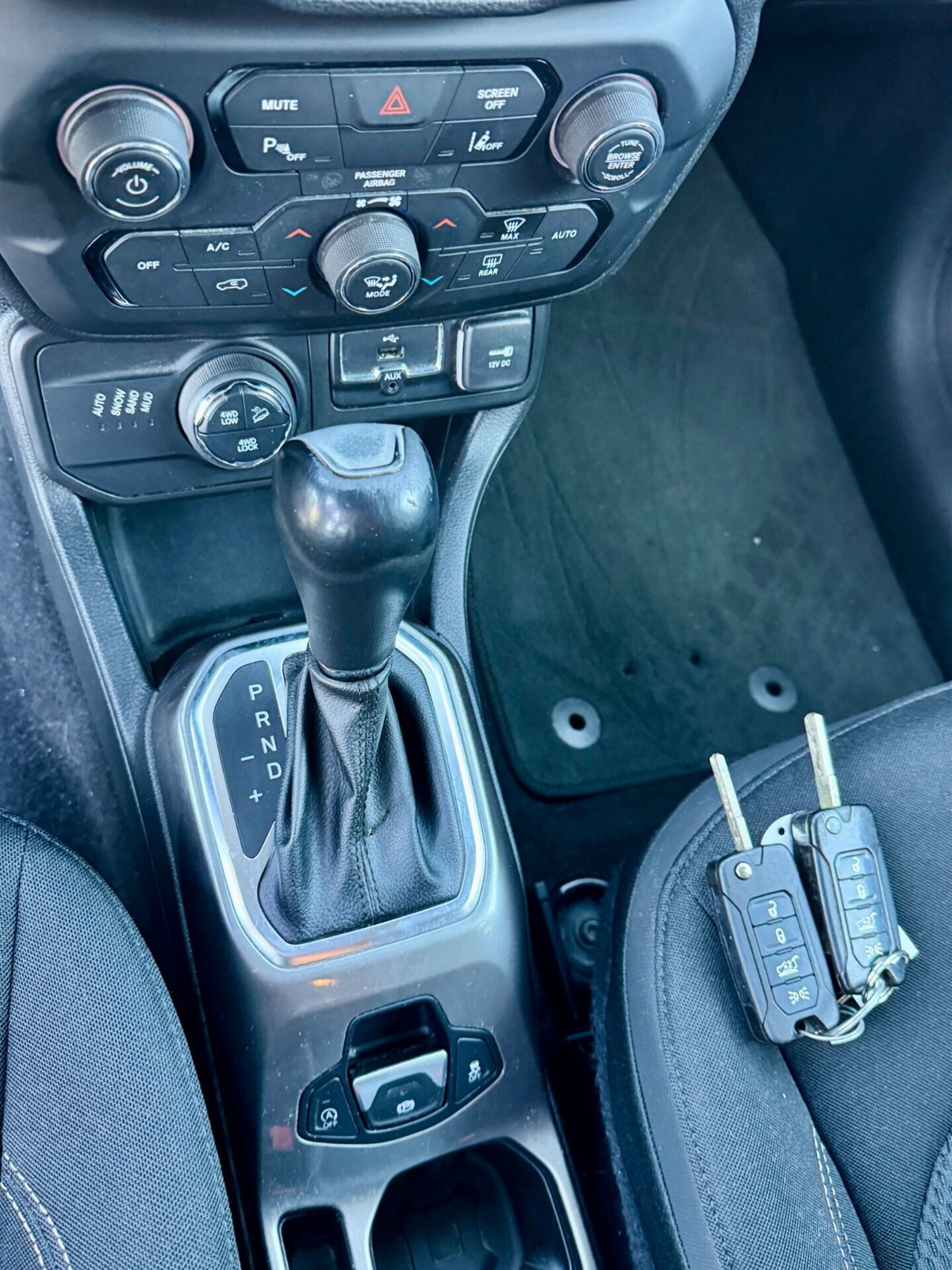Jeep Renegade 2.0 Mjt 140CV 4WD Active Drive Limited (11)