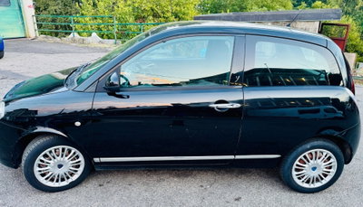 Lancia Ypsilon 1.2 Versus (5)