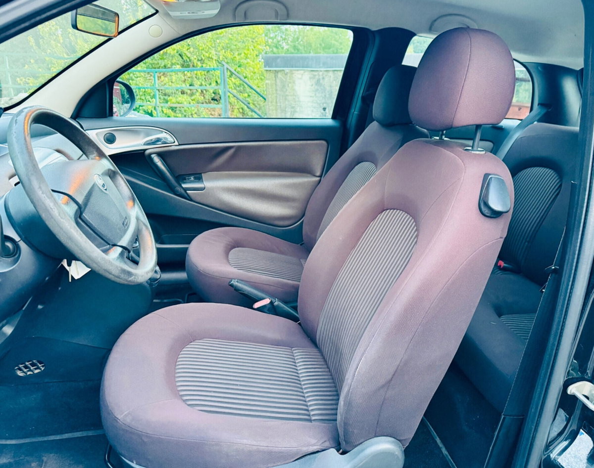 Lancia Ypsilon 1.2 Versus (9)