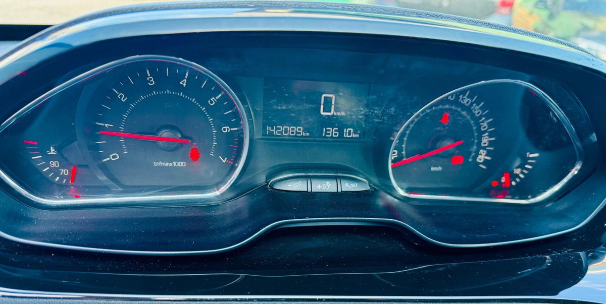 Peugeot 208 82 5 porte Allure (11)
