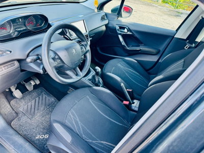 Peugeot 208 82 5 porte Allure (12)