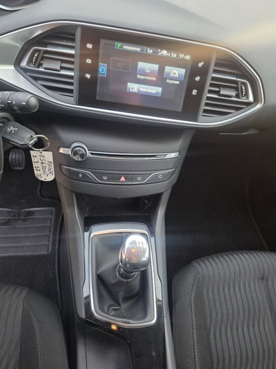 Peugeot 308 SW BlueHDi 120 S&S Business (12)