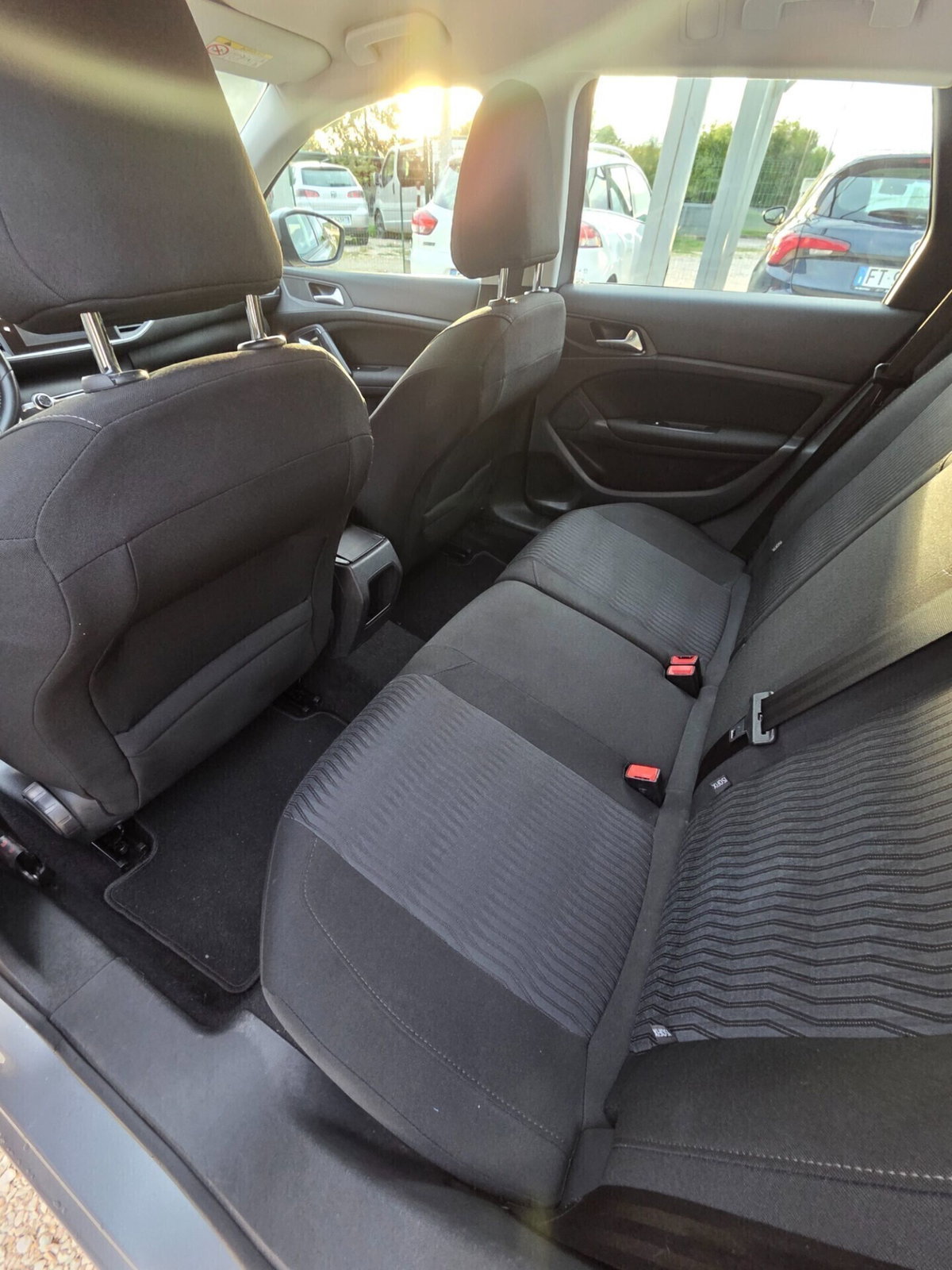 Peugeot 308 SW BlueHDi 120 S&S Business (17)