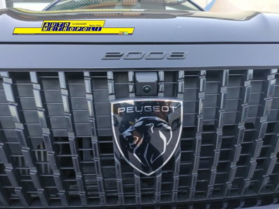 Peugeot 2008 1.2 turbo Allure 100cv (10)