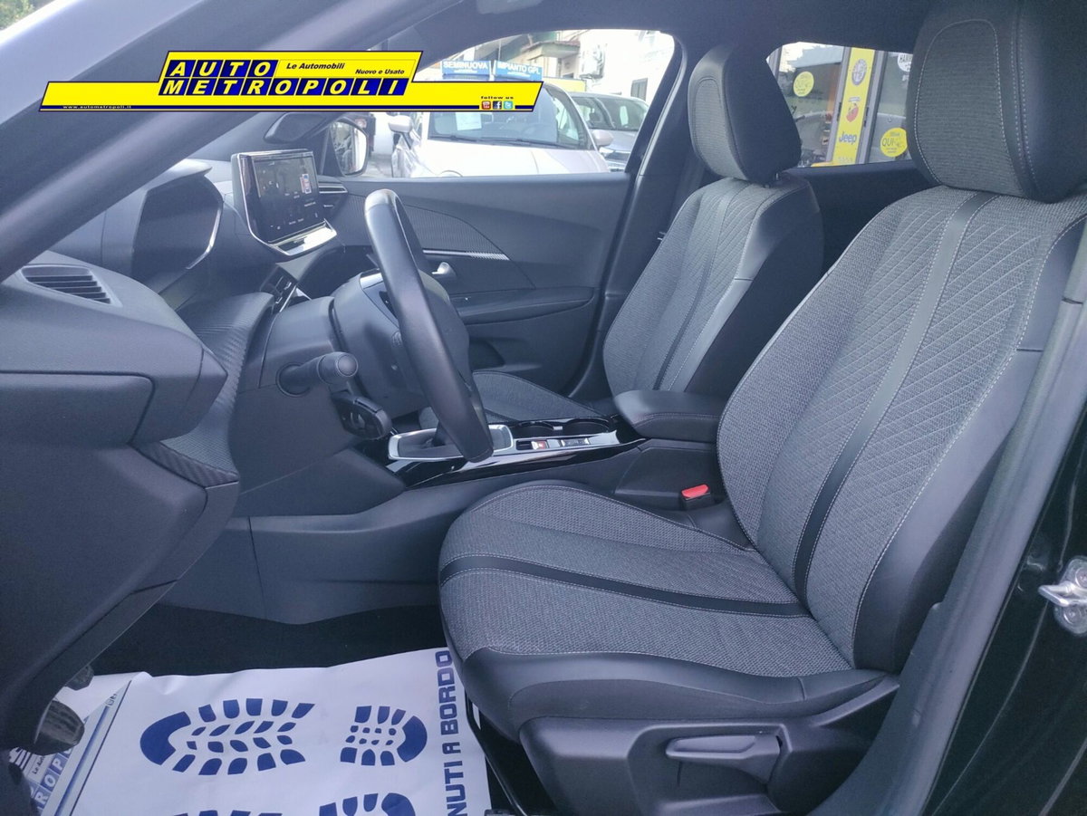 Peugeot 2008 1.2 turbo Allure 100cv (14)