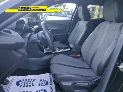 Peugeot 2008 1.2 turbo Allure 100cv (14)