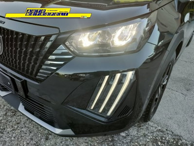 Peugeot 2008 1.2 turbo Allure 100cv (6)