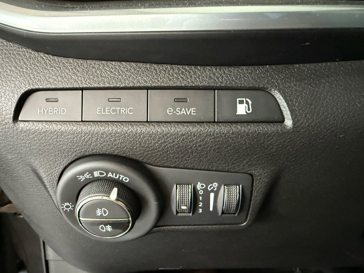 Jeep Compass 1.3 T4 190CV PHEV AT6 4xe Limited (18)