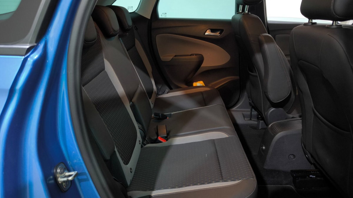 Opel Crossland X 1.6 ECOTEC D 8V Start&Stop Innovation (16)