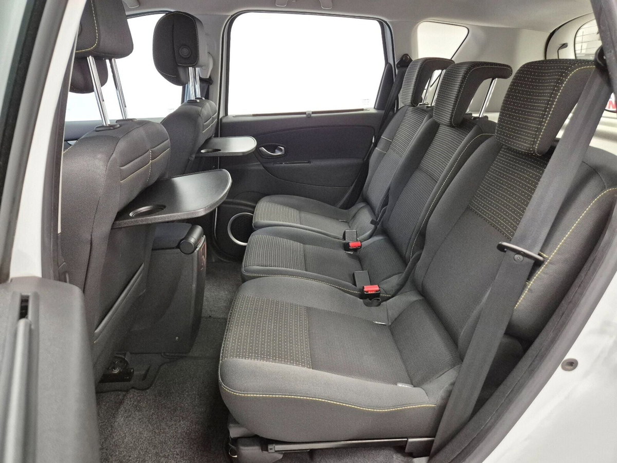 Renault Scenic E-Tech Electric 1.5 dCi 110CV Dynamique (10)